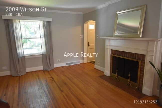 Building Photo - 2009 Wilson St