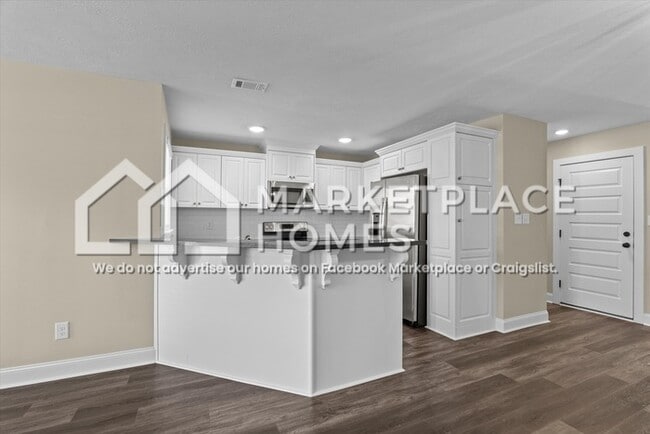 Building Photo - 2233 Perrins Ln