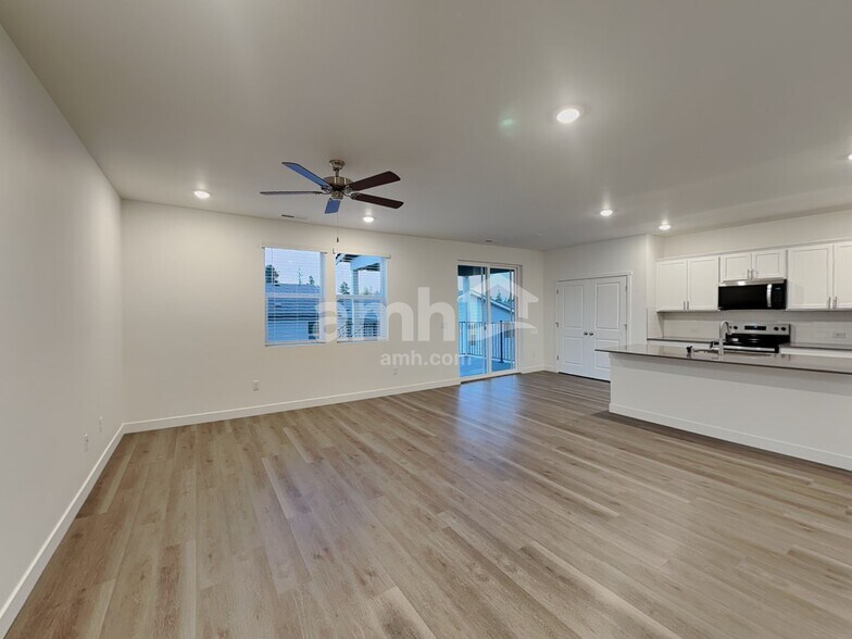 Building Photo - 8544 47th Pl NE