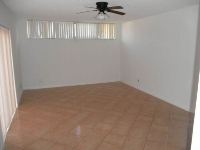 Building Photo - Somerset