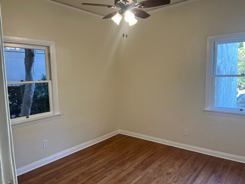 Building Photo - 1040 Prospect Ave