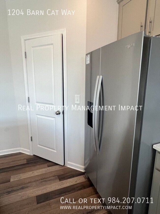 Building Photo - 1204 Barn Cat Way