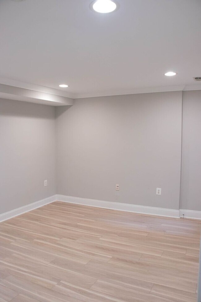 Building Photo - 607 P St NW