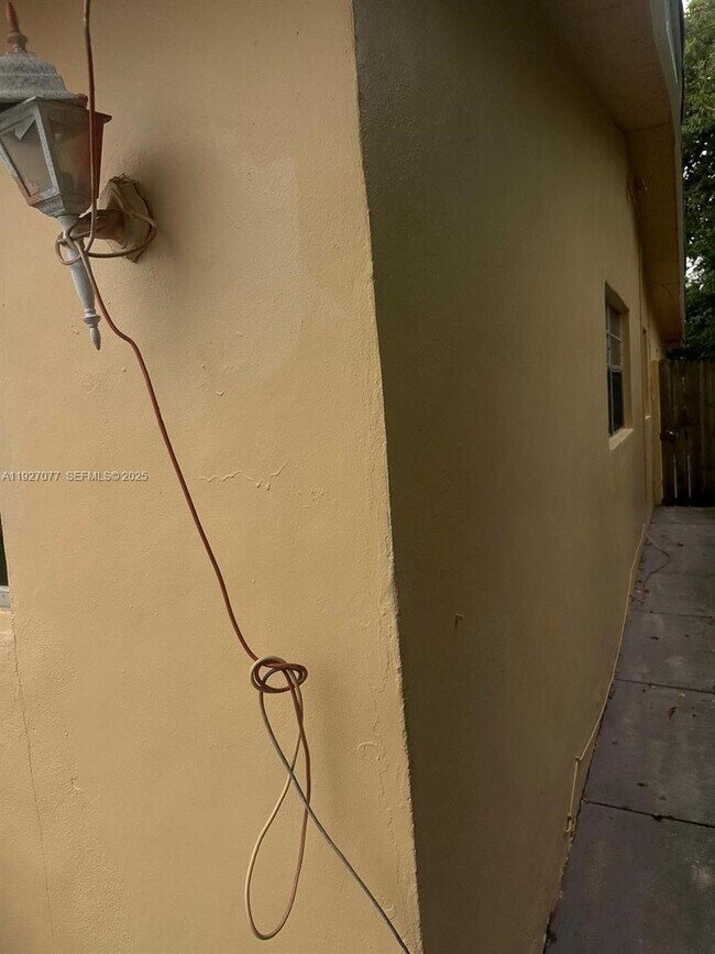 Building Photo - 1330 NE 212th Terrace