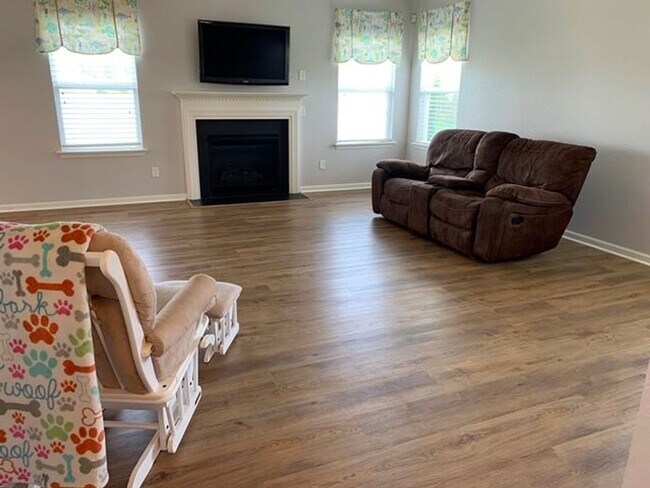 Building Photo - Creekside Estate Moyock Rental