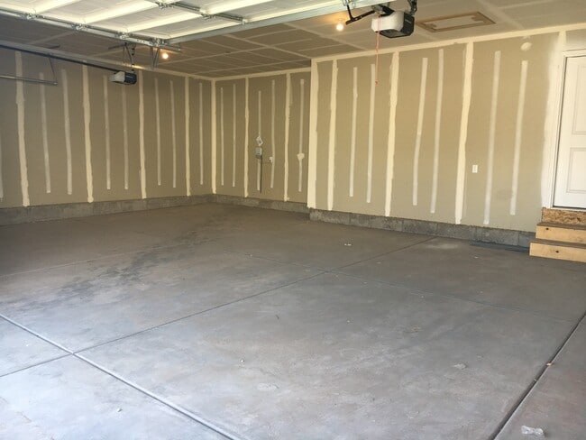 Building Photo - LOVELY VINEYARD RAMBLER FOR RENT