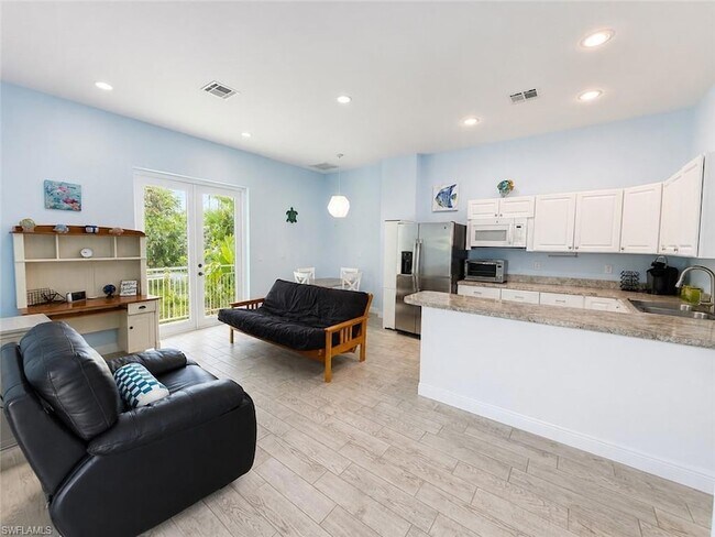 Building Photo - 10919 Parnu St
