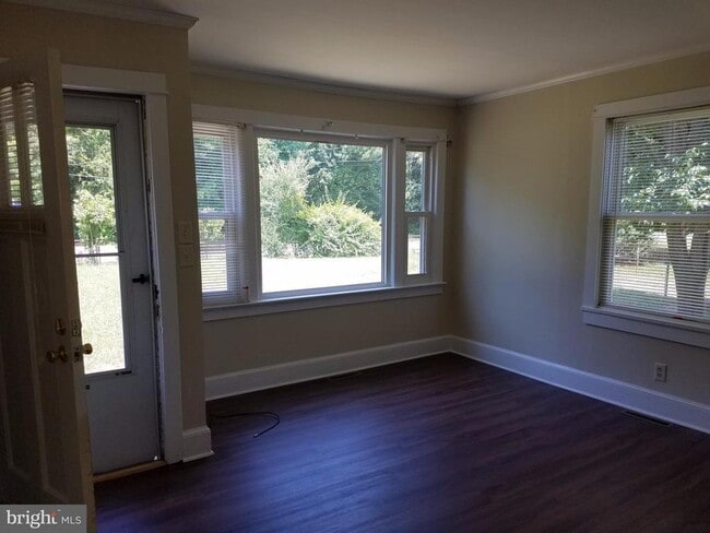 Building Photo - 10118 Dahlgren Rd