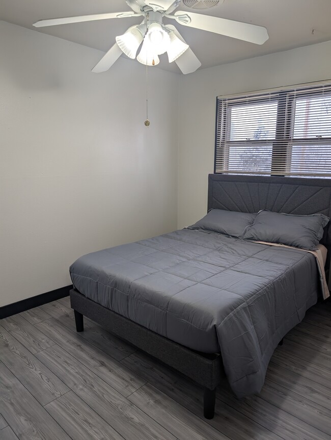 Building Photo - 211 E Jackson St