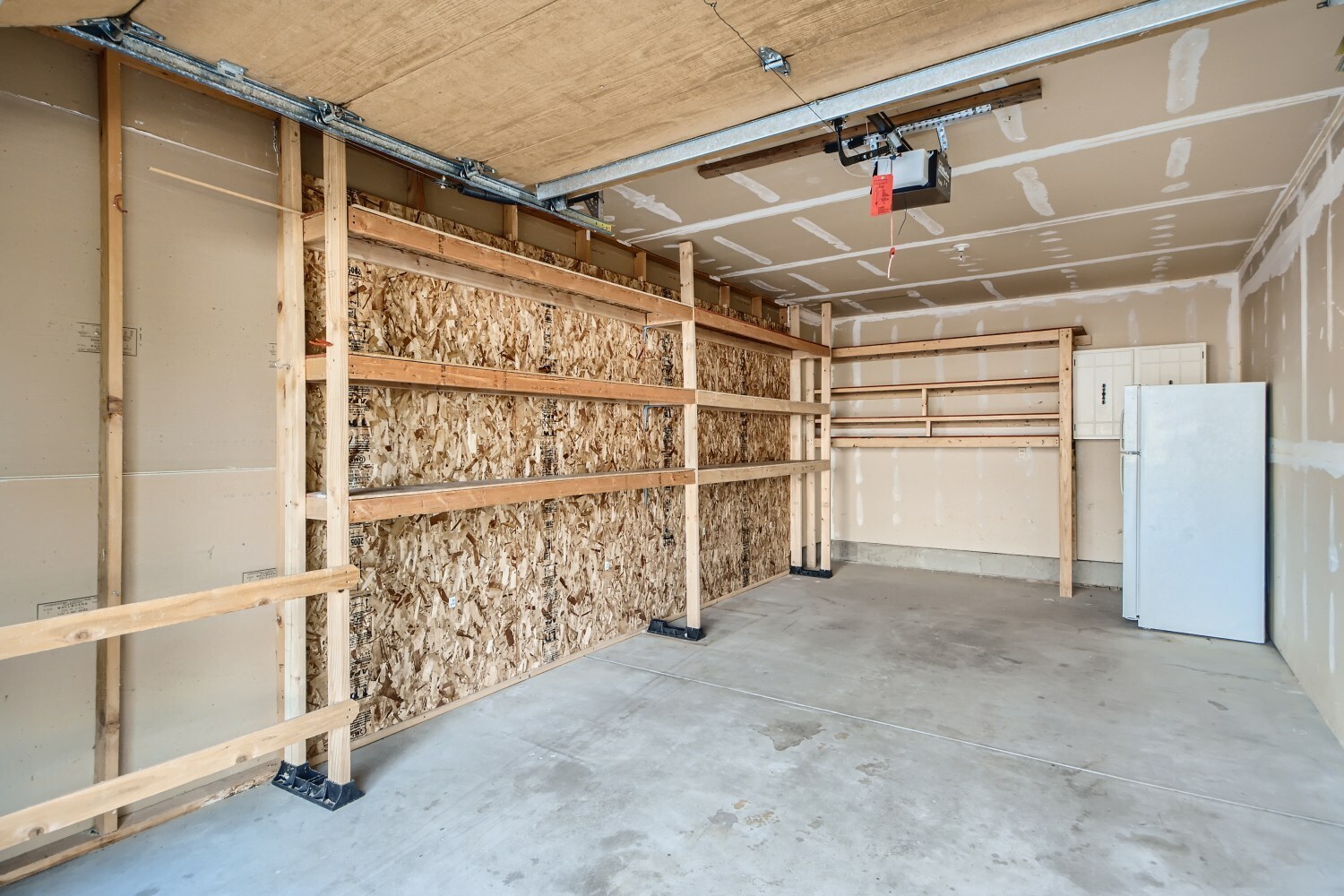 Detached Oversized 1 Car Garage with Storage - 697 Canyon Dr