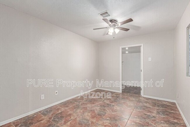 Building Photo - 13849 N 48th Ave