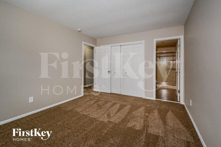 Building Photo - 1226 Treetop Village Dr