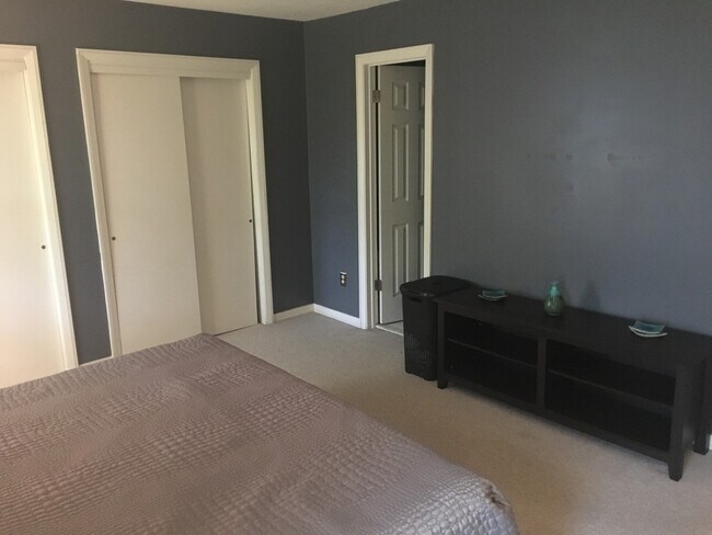 Building Photo - 3bed/2.5 bath condo in Herons Cove, Va Bea...