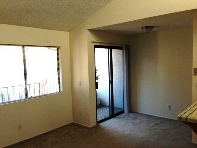 Building Photo - Vaulted ceiling & large bedroom in this sp...