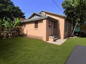 Building Photo - 7560 NE Miami Ct