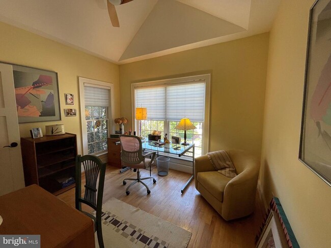 Building Photo - 19 Sunset Dr