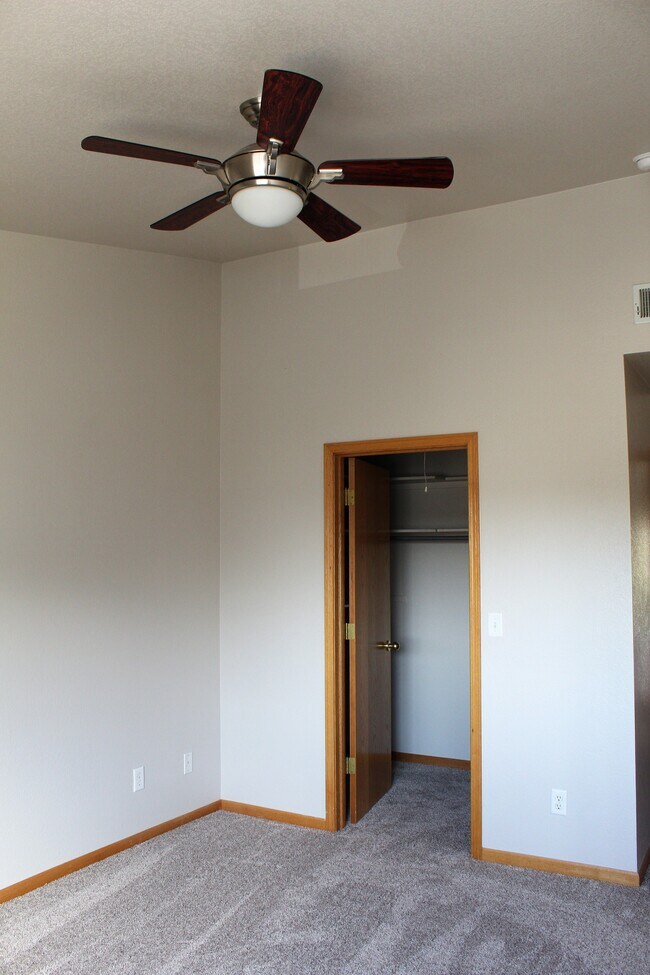 Building Photo - 950 52nd Ave Ct