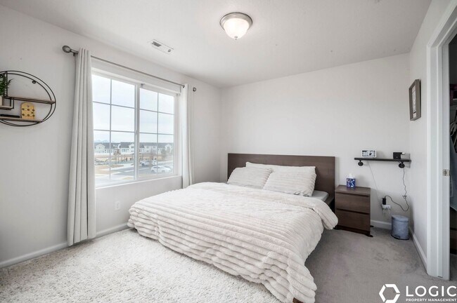 Building Photo - 12092 S Tower Arch Ln