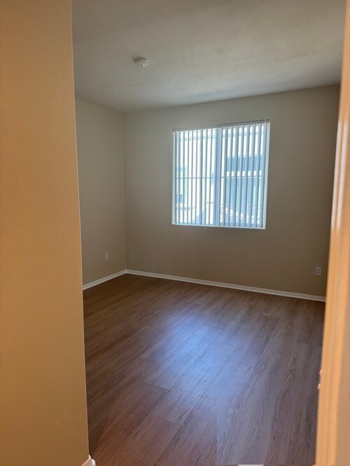 Building Photo - 4060 Glencoe Ave