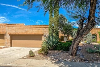 Building Photo - "Charming 2-Bed, 2-Bath Townhouse with Cozy Fireplace in Tucson's Scenic Sunrise Territory neighb...