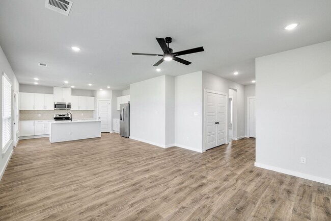 Building Photo - Discover the Best of Midlothian Living