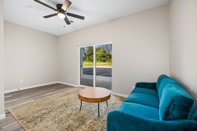 Building Photo - The Vibe Crossing