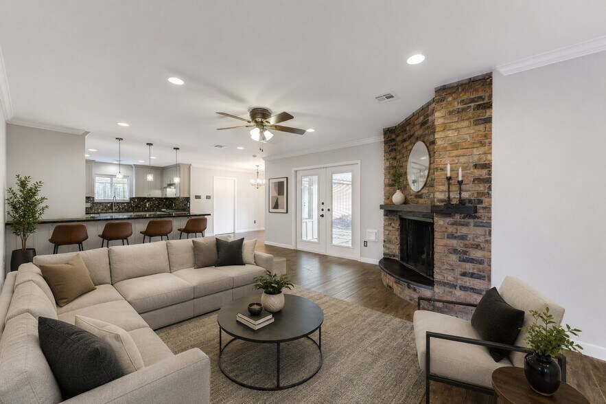 Building Photo - 614 Bendwood Dr