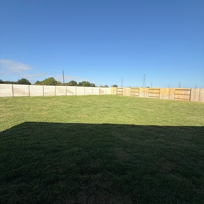 Building Photo - 26934 Dalmatian Bellflower Dr