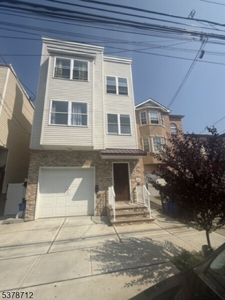 Primary Photo - 720 S 20th St
