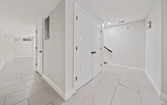 Building Photo - 479 Sherman St