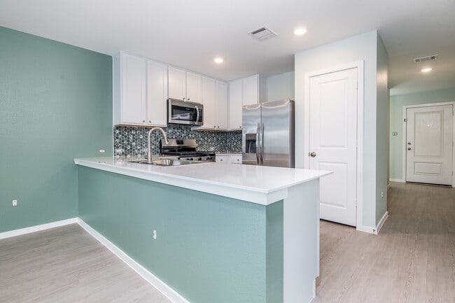 Building Photo - 14852 N Ascot Bnd Cir