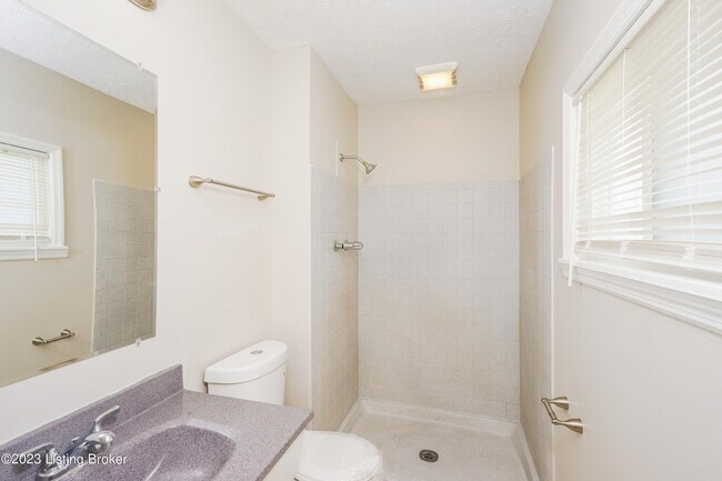 Building Photo - 7402 Stone Bluff Ct