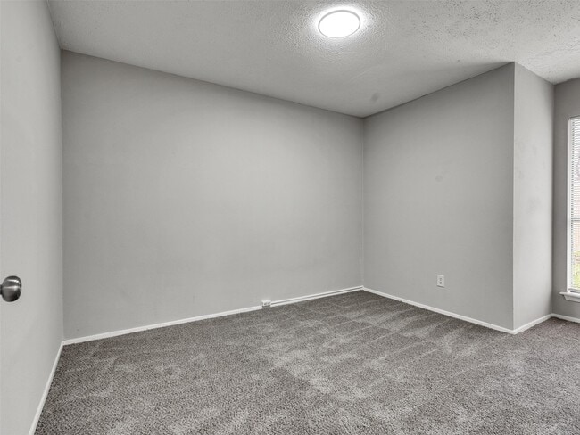 Building Photo - 2226 Spring Dusk Dr