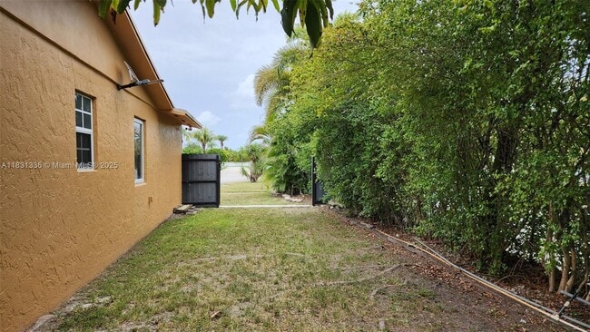 Building Photo - 5460 SW 133rd Ct
