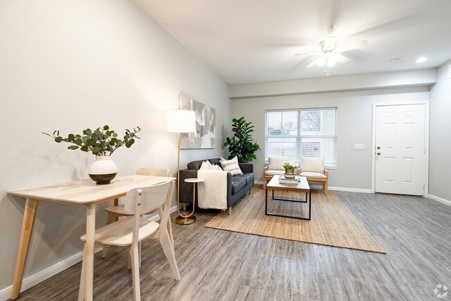 Building Photo - 100 N 5th St