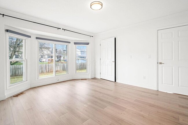 Building Photo - 39 Groton Dr