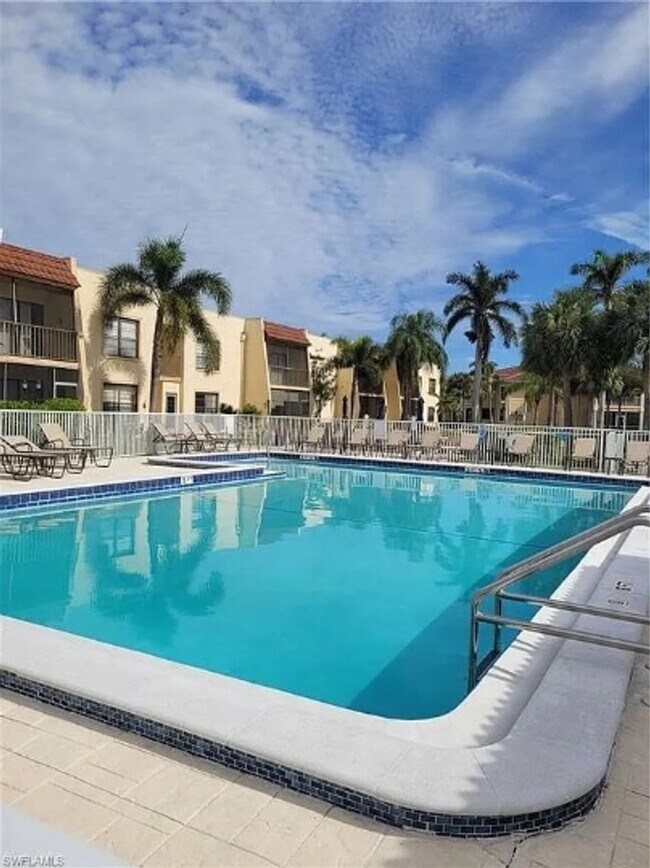 Building Photo - 12471 McGregor Blvd