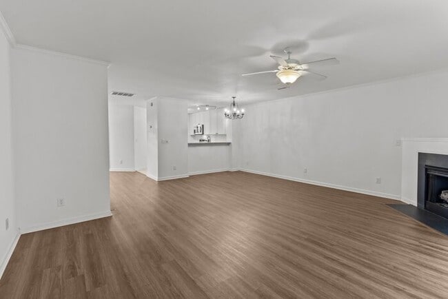 Building Photo - Your Perfect Townhome Is Here!