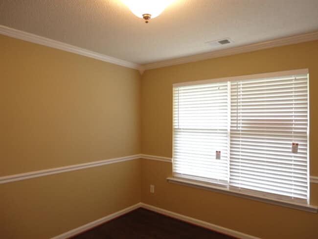 Building Photo - 500 Birchtree Valley Ct
