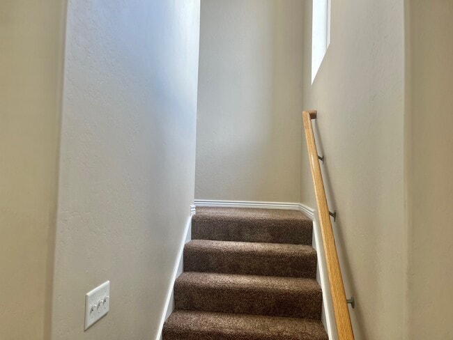 Building Photo - West Park Town House #55