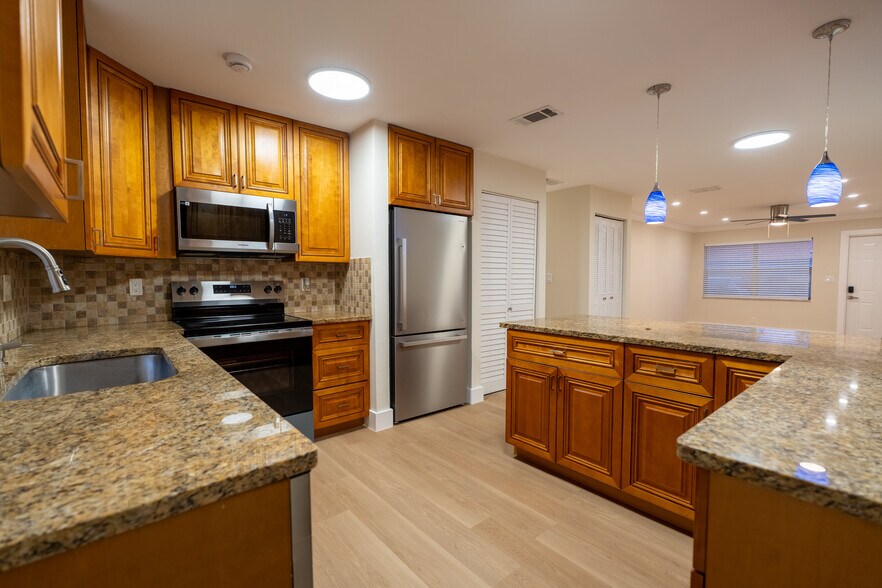 Building Photo - 10911 NW 45th St