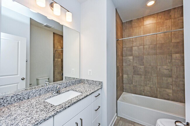 Building Photo - 4388 Fair Lakes Ct