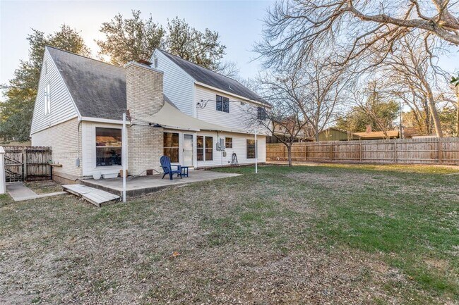 Building Photo - 4002 Biscay Dr