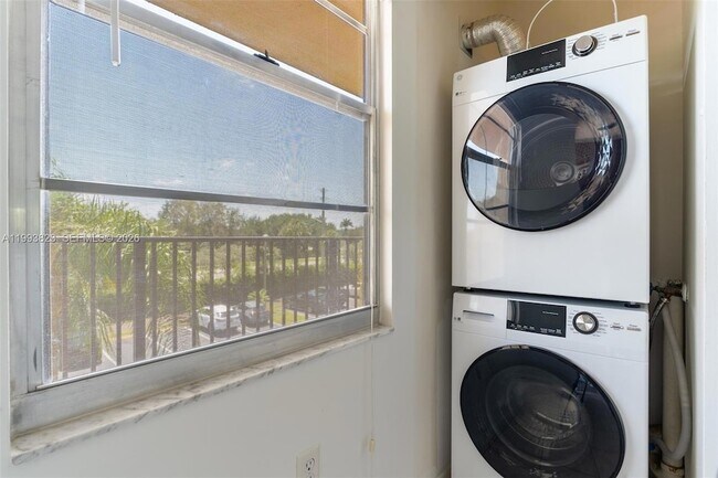 Building Photo - 13455 SW 16th Ct