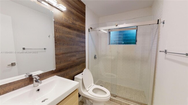Building Photo - 404 NW 21st Terrace