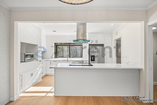 Building Photo - 14927 Jerries Dr