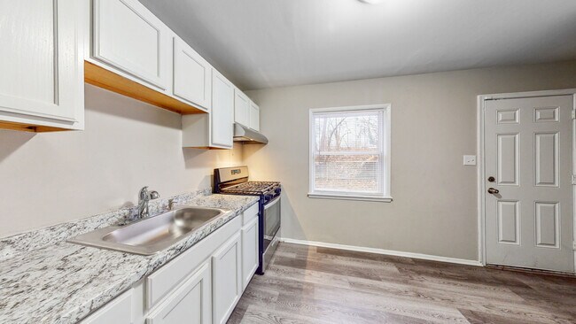 Building Photo - Ashburton Townhomes