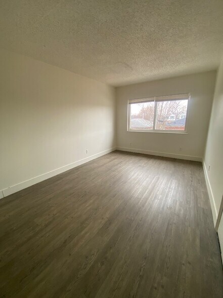 Building Photo - 813C Courtois