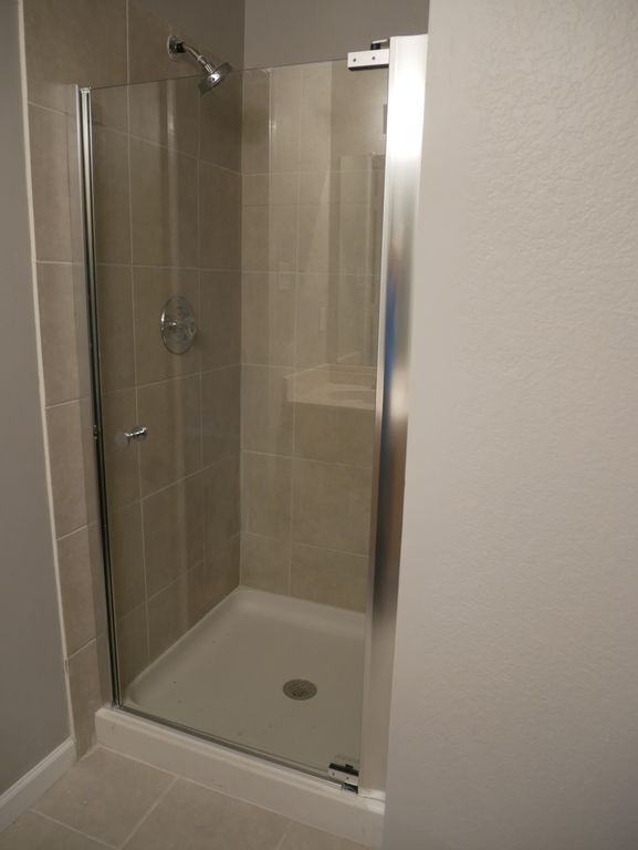 Master Shower - 5905 James River Dr