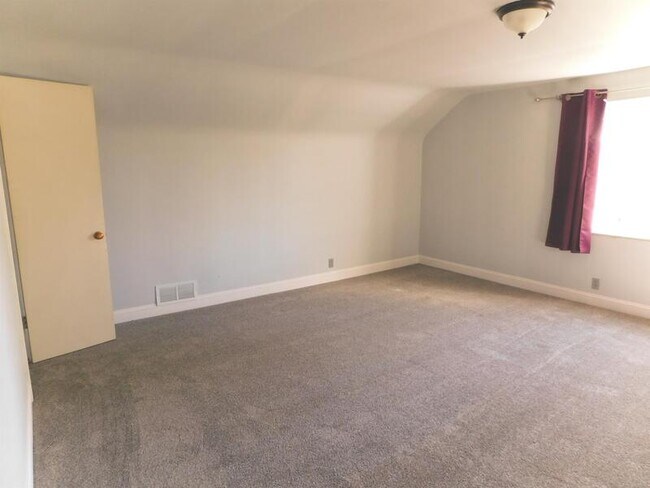 Building Photo - 1507 S 700 E